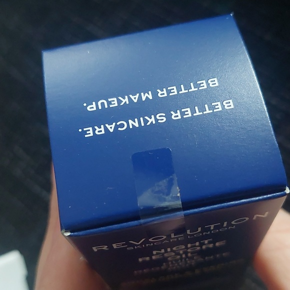 New makeup revolution night restore oil - Picture 4 of 4